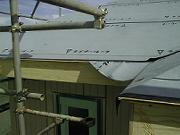 　屋根材のしたには、ライナールーフという、ゴムシートが敷かれています。